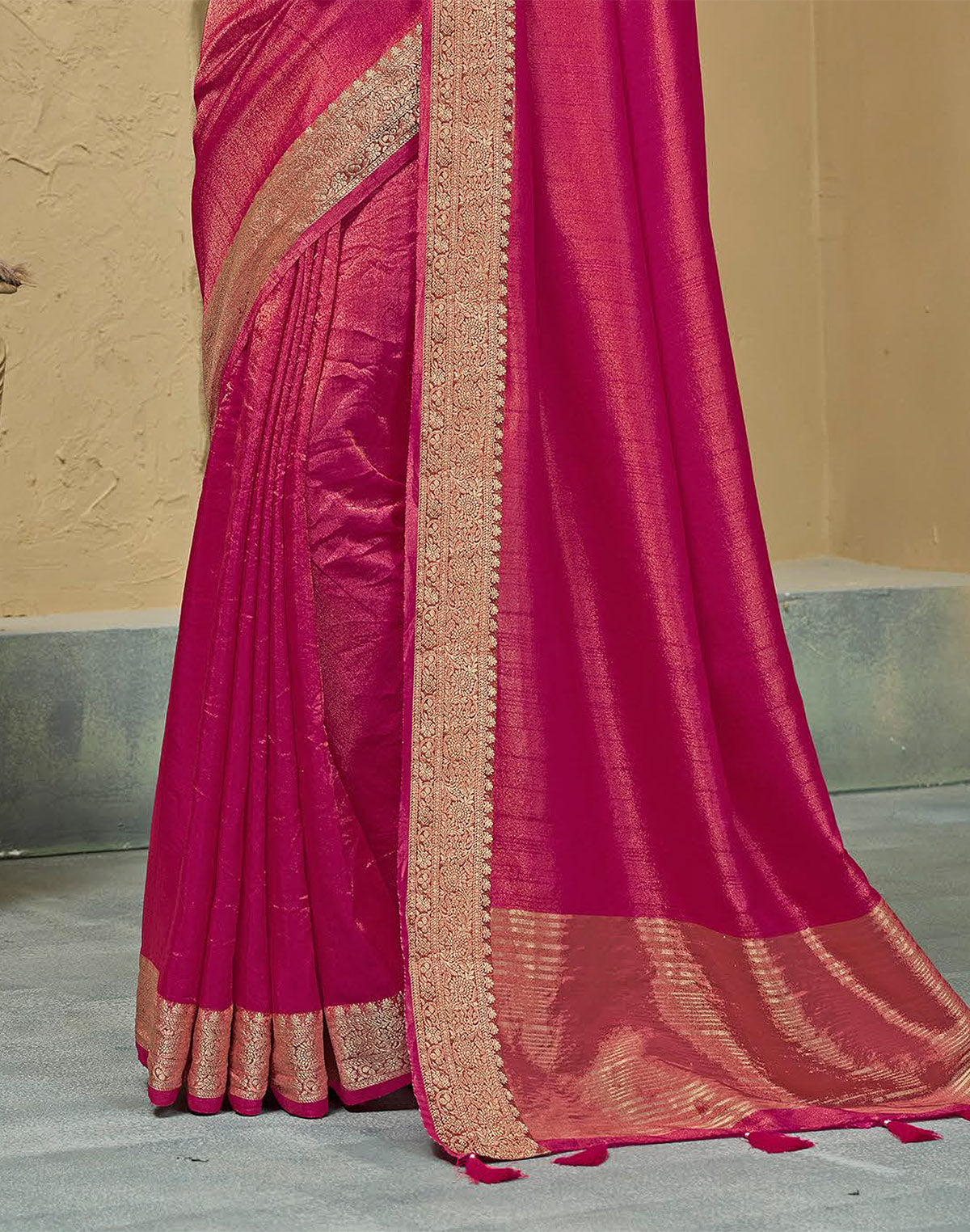 Pink Coloured Plain Raw Silk Saree