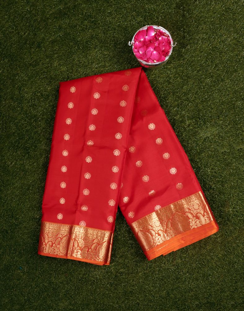 Red Coloured Avishkara pattu Saree