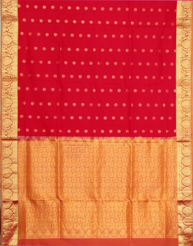 Red Coloured Avishkara pattu Saree