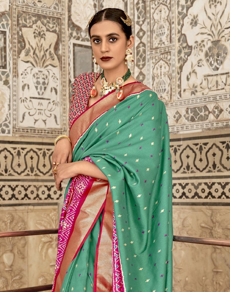 Green And Magenta Patola Weaving Saree