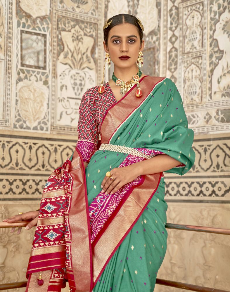 Green And Magenta Patola Weaving Saree