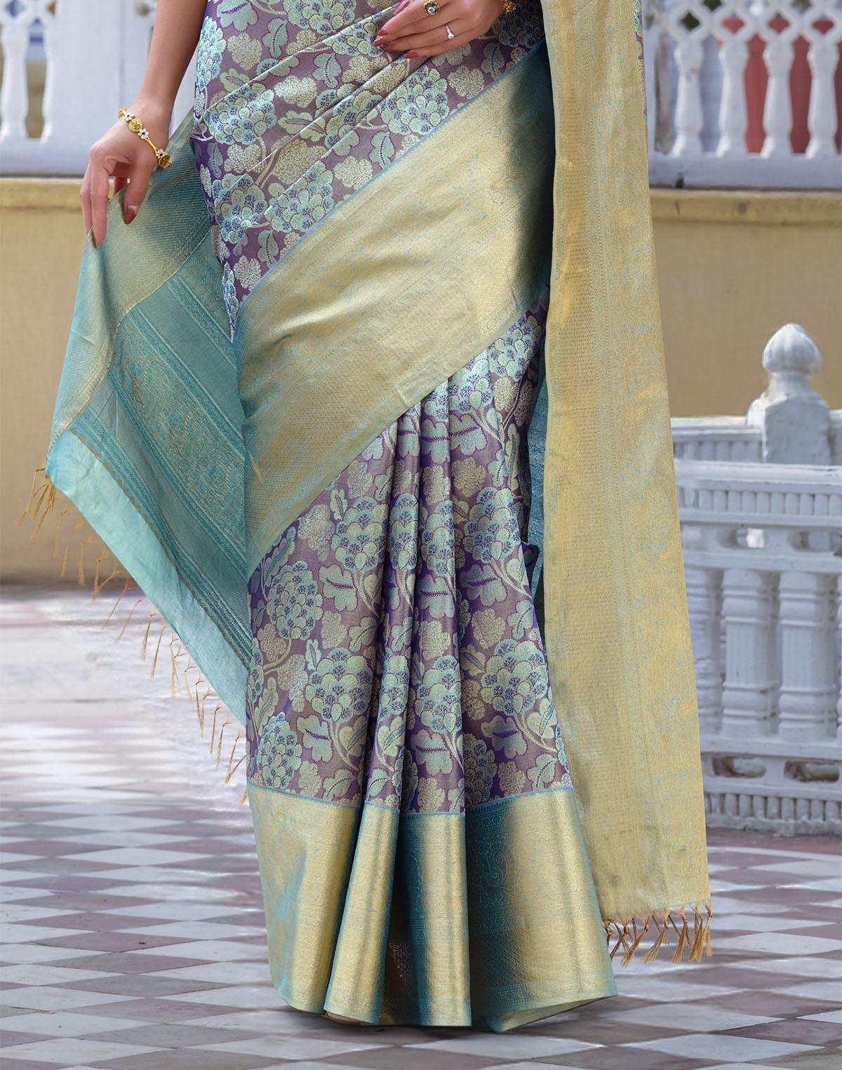 Graceful Light Purple Floral Pure Silk Saree