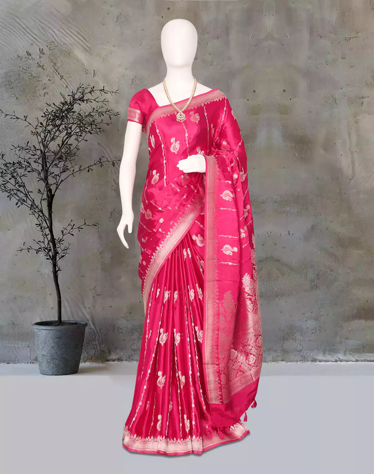 Magenta Novelty Design Mashru Silk Saree and Self Jacquard Blouse