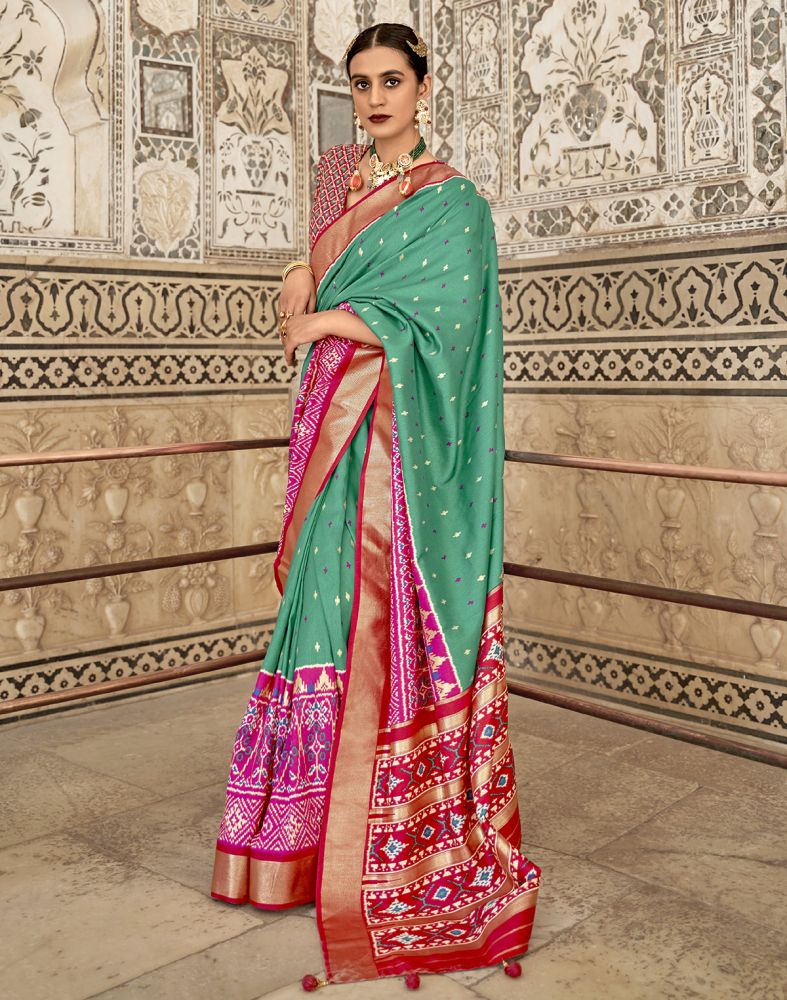 Green And Magenta Patola Weaving Saree