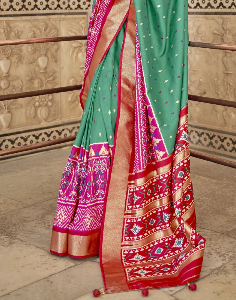 Green And Magenta Patola Weaving Saree